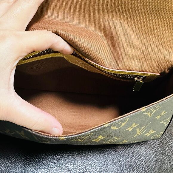 Brand New Louis Vuitton Mini Looping - Picture 10 of 15